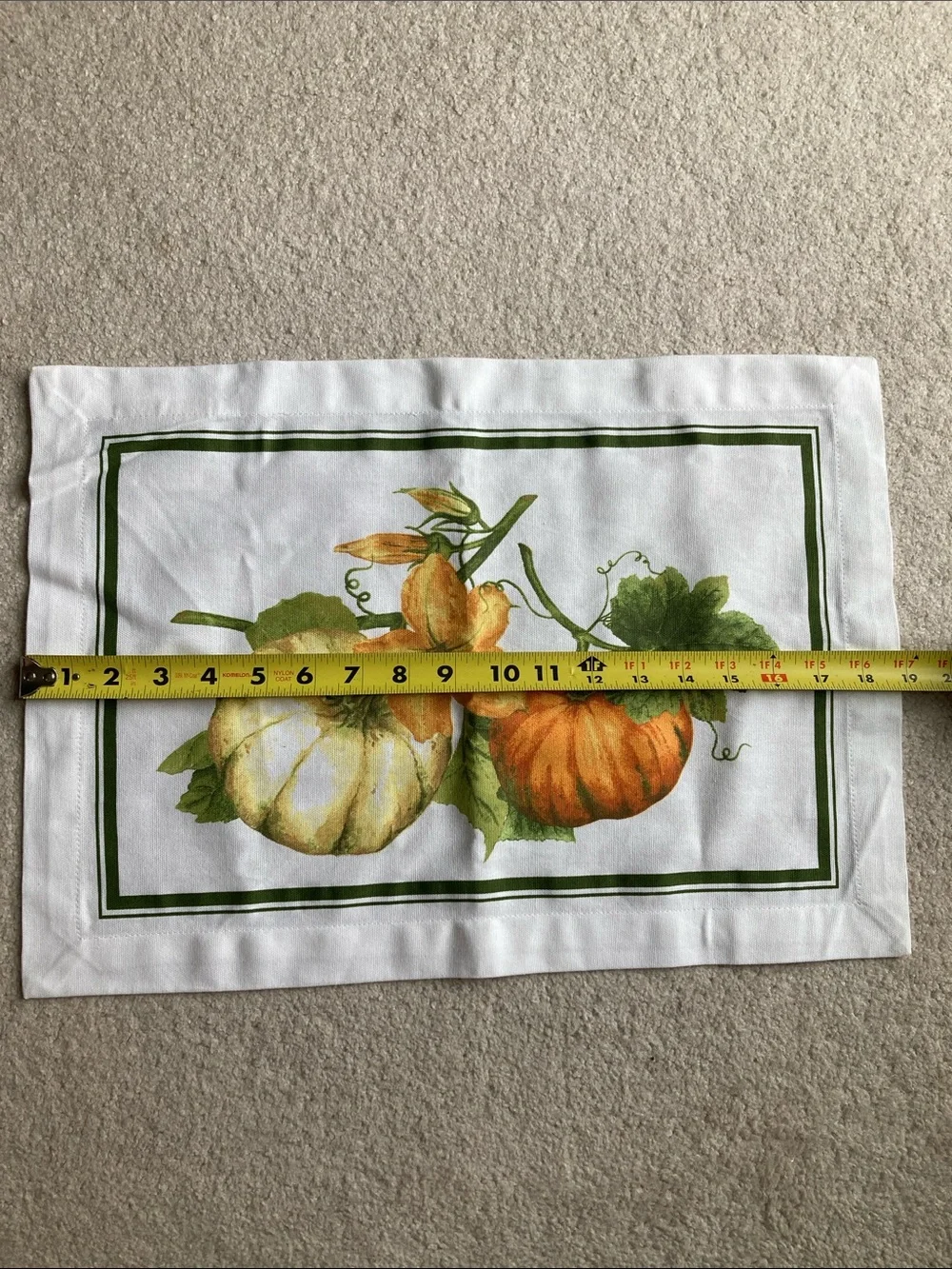 Sur La Table autumn harvest set of 4 cotton placemats - like new